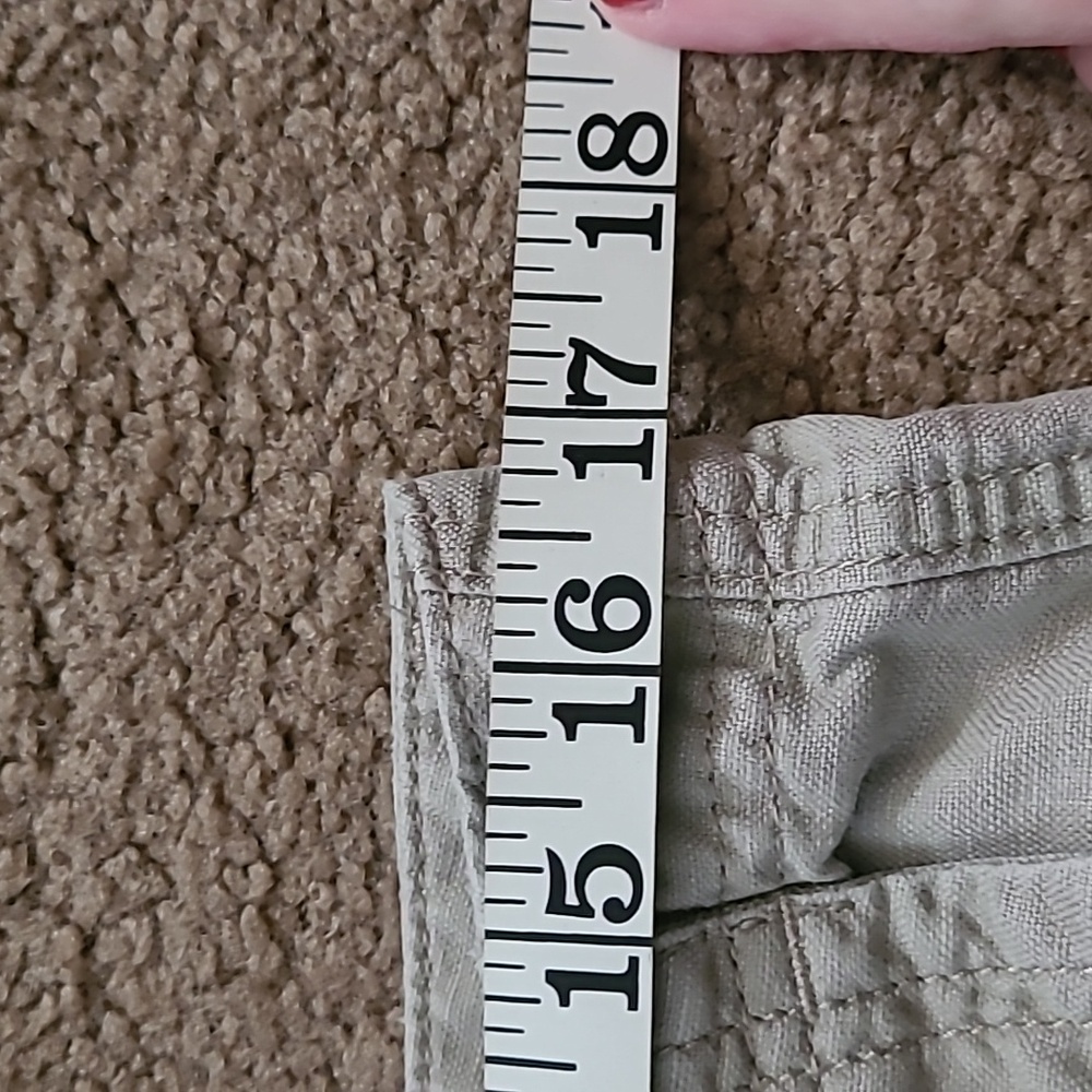 The North Face Women's Khaki Shorts, Size 8 - Picture 4 of 9